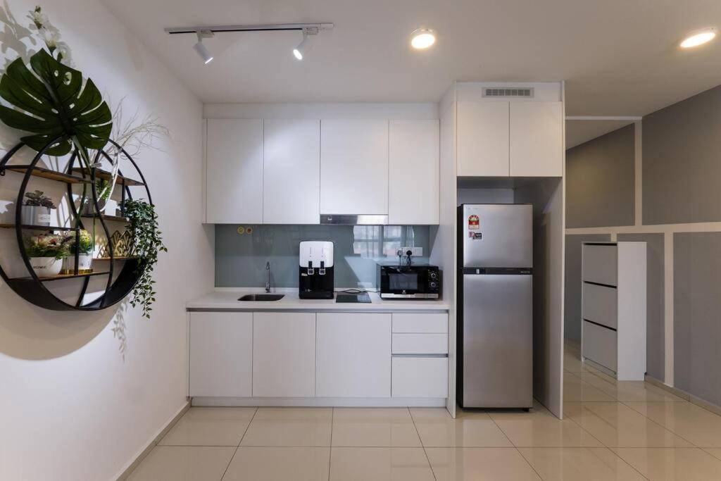 Eko Cheras 3 Pax By Feel Above Mall Apartment *
